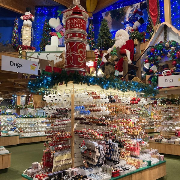 Photo taken at Bronner&#39;s Christmas Wonderland by Amy . on 6/9/2023