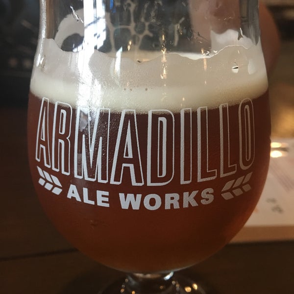Foto diambil di Armadillo Ale Works oleh Rene F. pada 9/8/2018