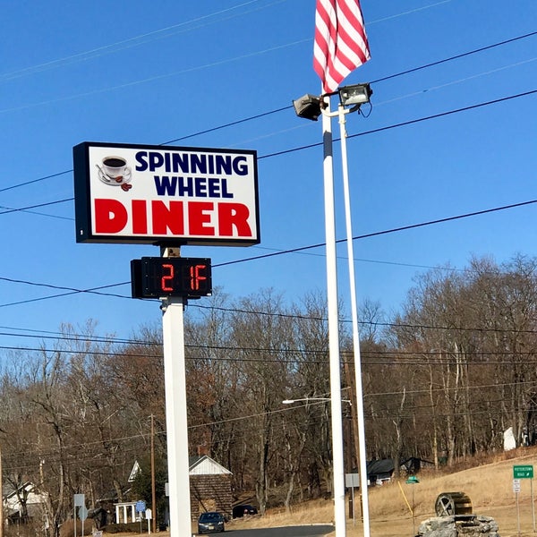 Spinning Wheel Diner Diner in Lebanon