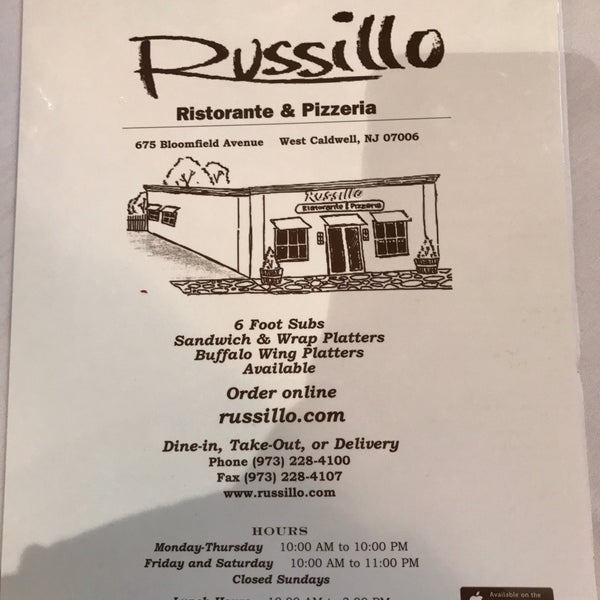 Foto diambil di Russillo Pizzeria &amp; Ristorante oleh Aspen C. pada 5/25/2017