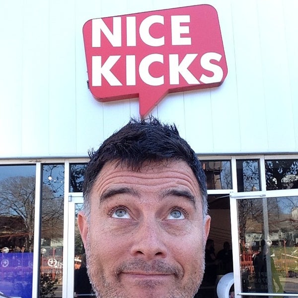 Foto diambil di Nice Kicks oleh Damon C. pada 3/11/2014