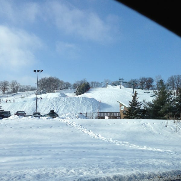 Photo taken at Hyland Ski and Snowboard Area by A B. on 12/29/2012