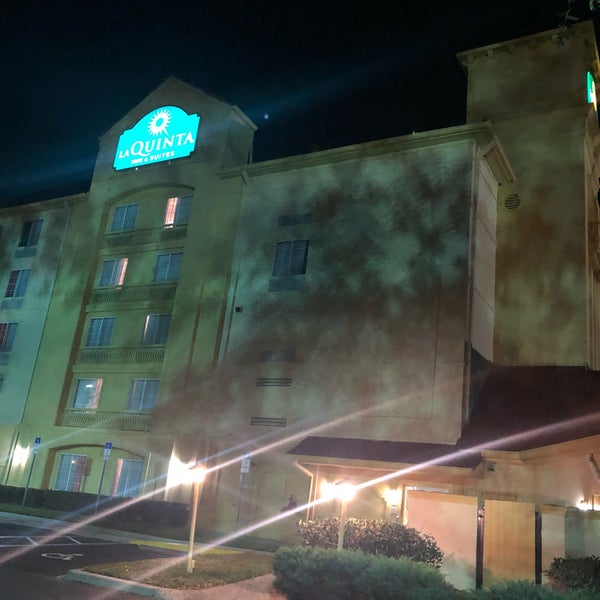 Photo taken at La Quinta Inn &amp; Suites Orlando Airport North by Travis T. on 1/23/2019