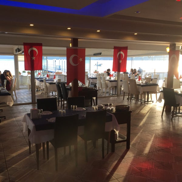 Das Foto wurde bei Boğaz Restaurant von Ayberk A. am 6/25/2017 aufgenommen