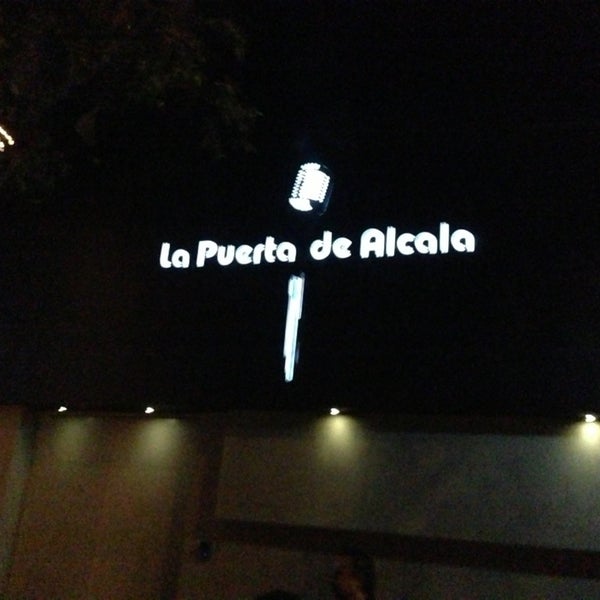 Das Foto wurde bei La Puerta de Alcalá von Diego B. am 3/8/2013 aufgenommen