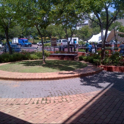 Heathway Square Shopping Mall