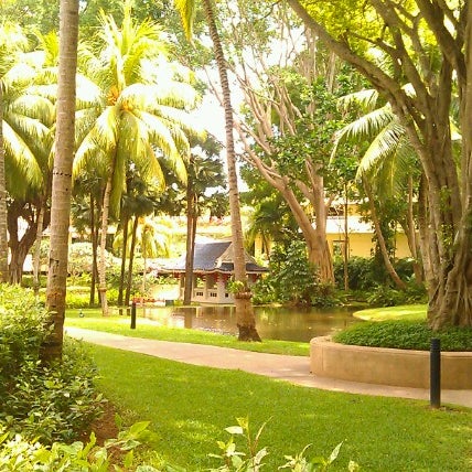 4/26/2013 tarihinde Irina L.ziyaretçi tarafından Andaman Lounge @ Hilton Phuket Lobby'de çekilen fotoğraf