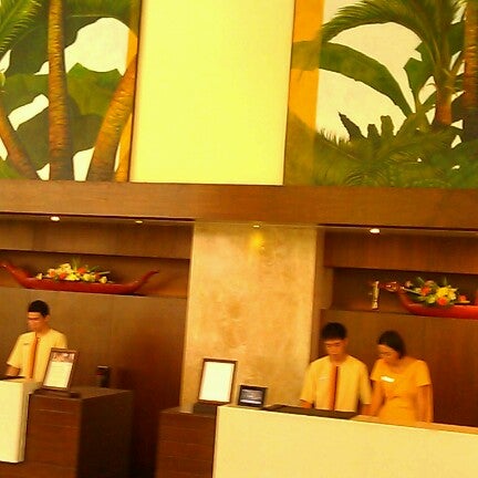 Снимок сделан в Andaman Lounge @ Hilton Phuket Lobby пользователем Irina L. 4/29/2013