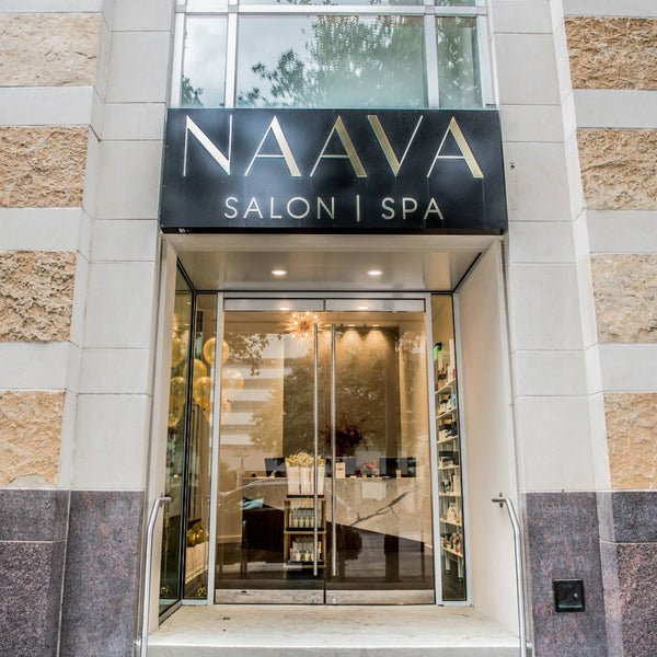 Foto tirada no(a) NAAVA Salon &amp; Spa por NAAVA Salon &amp; Spa em 12/2/2015