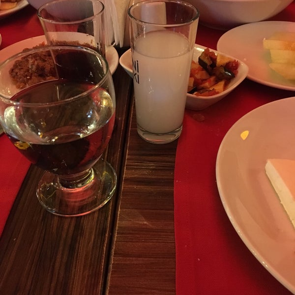 Foto tomada en Altınkalp Restaurant Düğün Salonu  por Burhan H. el 10/28/2017
