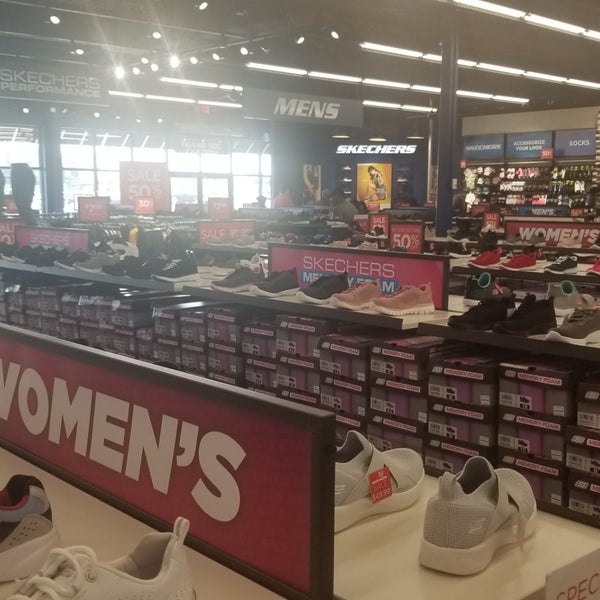 Afhængighed dele Merchandiser SKECHERS Warehouse Outlet - Shoe Store