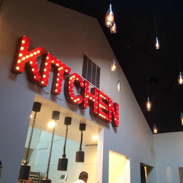 5/2/2014にDebbi D.がToast Kitchen + Barで撮った写真