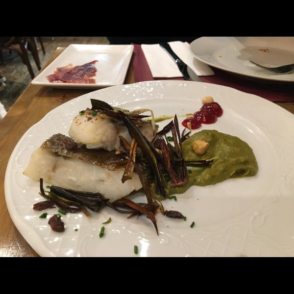 Definitely the best place to eat in Malaga. Try the cod with broccoli, amazing. We had dinner3 xtimes in 4 days there, very friendly staff, service is a bit slow (like everywhere in the south of spain