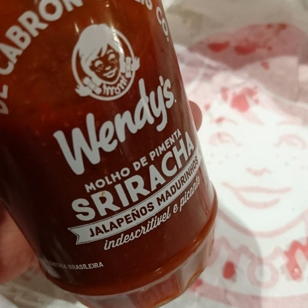 Photo taken at Wendy&#39;s by Mario D. on 8/5/2018