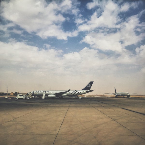 Foto scattata a King Khalid International Airport (RUH) da Hamad il 1/25/2016