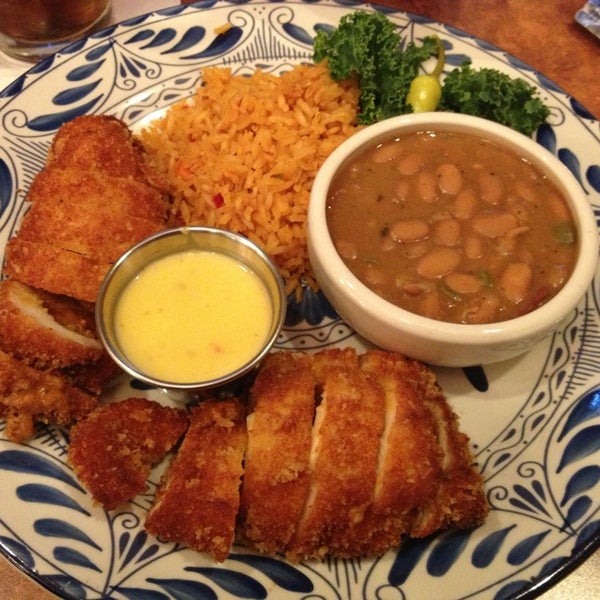 Photo taken at Abuelo&#39;s Mexican Restaurant by Devin S. on 3/25/2013