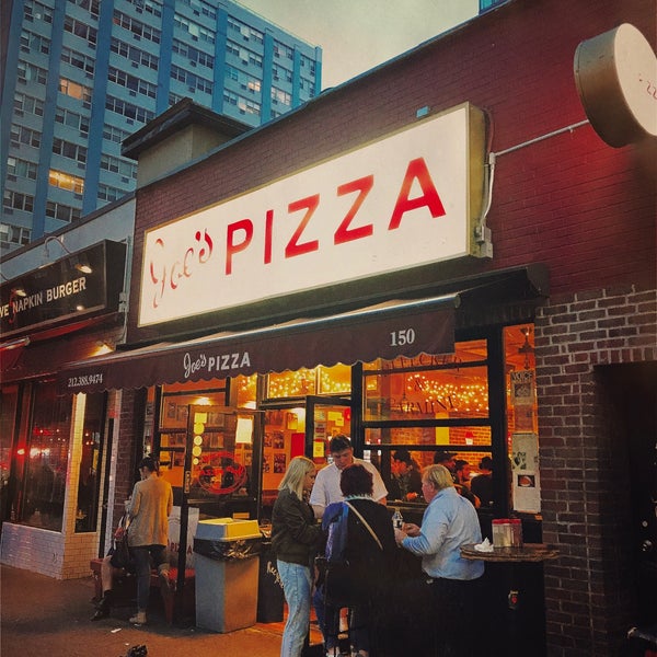 Photo taken at Joe&#39;s Pizza by Tristan M. on 4/12/2017