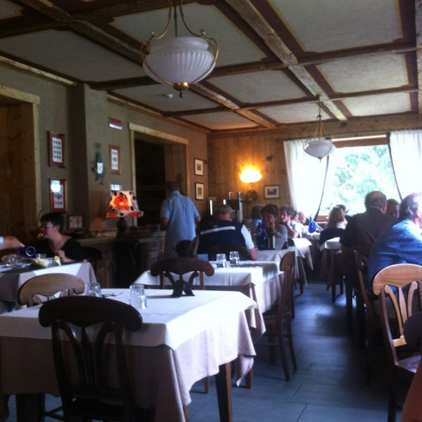 8/24/2013 tarihinde Mirko D.ziyaretçi tarafından Bar Restaurant Hotel Laghetto Brusson'de çekilen fotoğraf