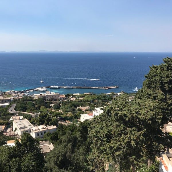 Foto diambil di Capri Palace Hotel &amp; Spa oleh Arno N. pada 7/17/2017