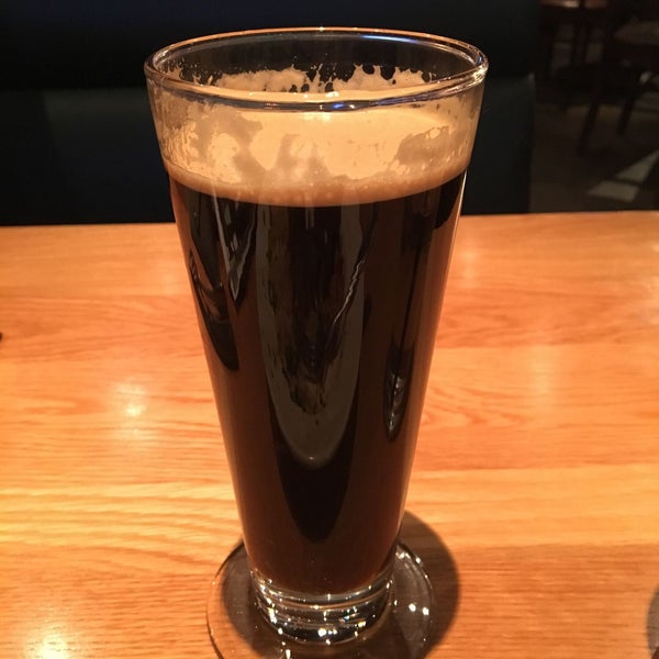 Photo taken at BJ&#39;s Restaurant &amp; Brewhouse by Jeremy B. on 2/22/2018