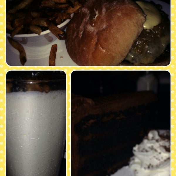 The Signature´s house burger was very tasteful. Unfortunately they don´t have bbq, however the homemade sauce was good. The onions were also nice. The hose famous shake is the best option. The cake ok