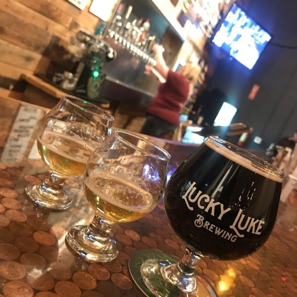 Foto tirada no(a) Lucky Luke Brewing Company por B M. em 1/4/2019