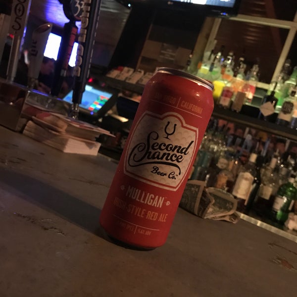 Снимок сделан в Redwing Bar &amp; Grill пользователем B M. 6/10/2018