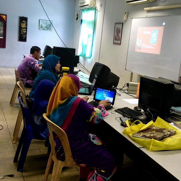 Photos At Makmal Komputer Sk Puchong Perdana College Academic Building