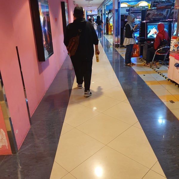 Photo taken at mmCineplexes by Asnawi M. on 3/9/2019