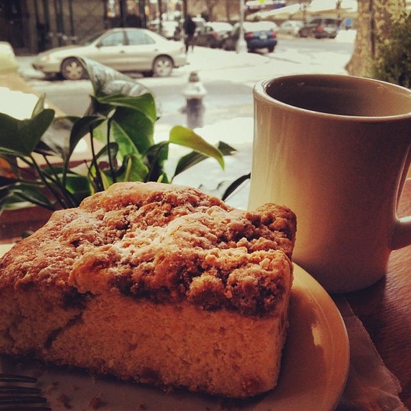 1/25/2014 tarihinde Brad G.ziyaretçi tarafından Cammareri Bakery &amp; Cafe'de çekilen fotoğraf
