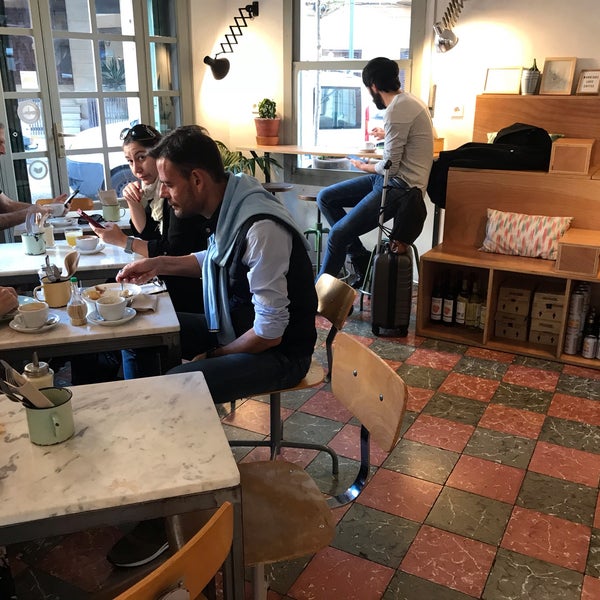 10/25/2018 tarihinde Brad G.ziyaretçi tarafından La Molienda Cafe'de çekilen fotoğraf