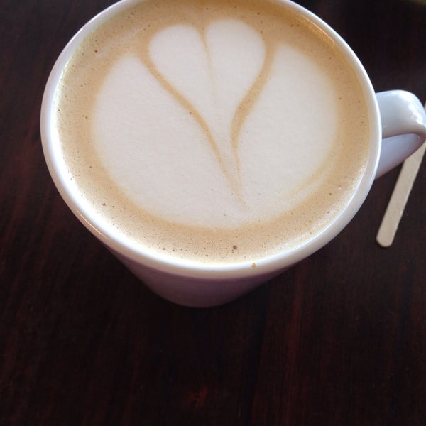 5/23/2014 tarihinde Stefani B.ziyaretçi tarafından Comet Coffee'de çekilen fotoğraf