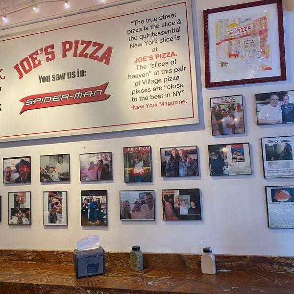 Photo taken at Joe&#39;s Pizza by Woohyun K. on 9/6/2021