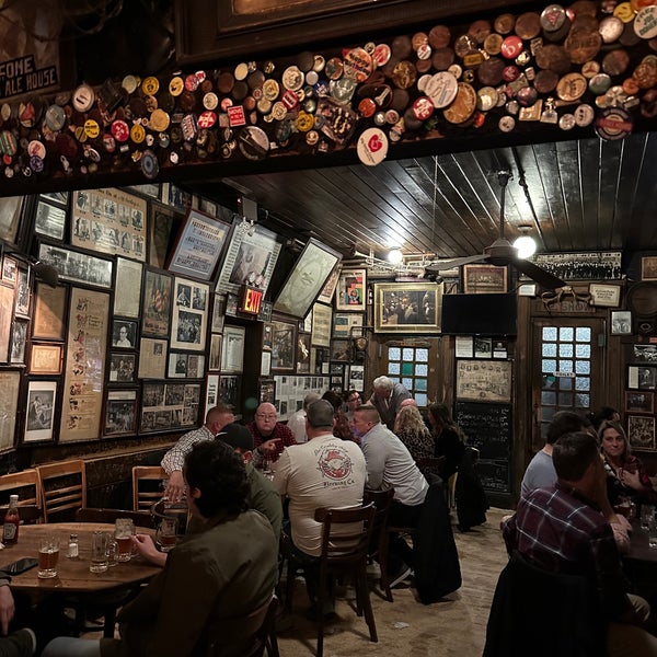 Photo taken at McSorley&#39;s Old Ale House by Woohyun K. on 11/26/2022