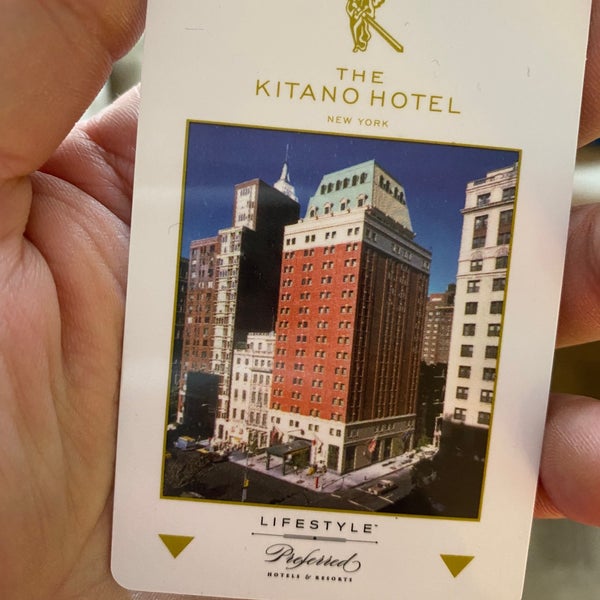Foto tomada en The Kitano Hotel New York  por Woohyun K. el 12/8/2021