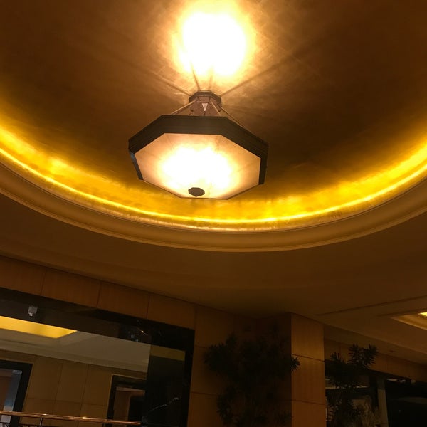 Снимок сделан в Hotel Mulia Senayan пользователем Golda G. 12/16/2019