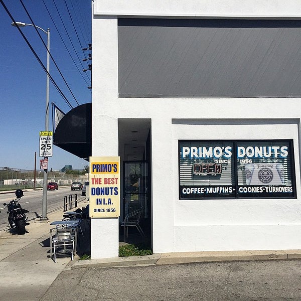 Photo taken at Primo&#39;s Donuts by Midtown Lunch LA on 4/15/2015