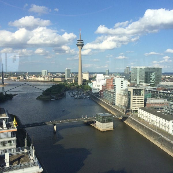 6/5/2014 tarihinde Christophe d.ziyaretçi tarafından INNSIDE Düsseldorf Hafen'de çekilen fotoğraf