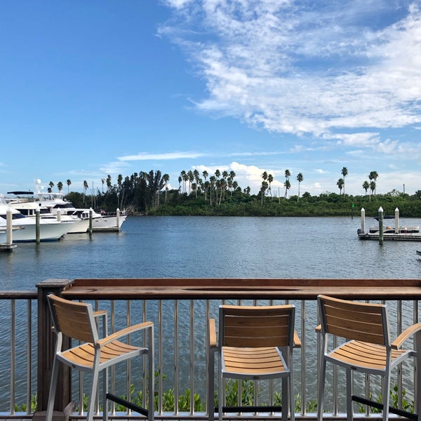 Photo taken at Outriggers Tiki Bar and Grille by Kernst C. on 10/7/2018