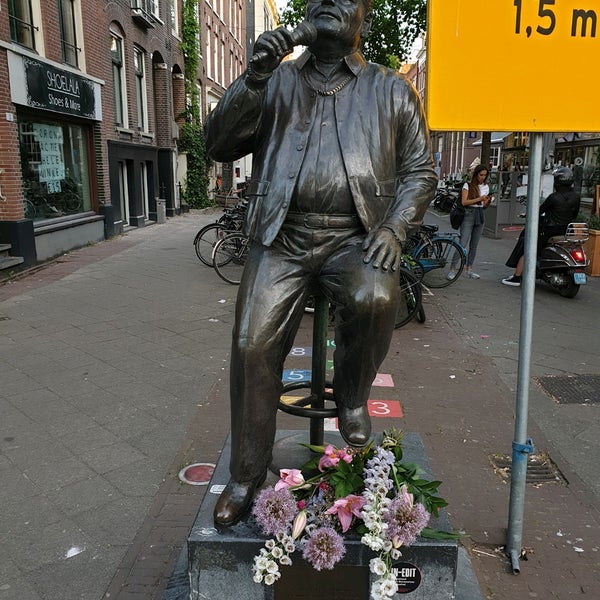 Photo taken at André Hazes Standbeeld by Viktor M. on 5/20/2020