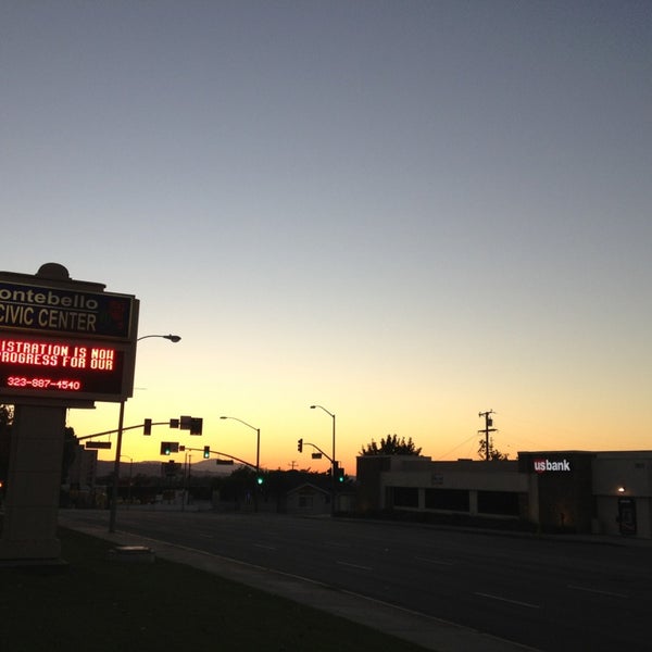 Montebello City Hall Montebelloの市役所