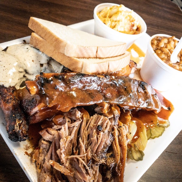 Loved my "Saw’s Sampler", recommended by the friendly ladies at the counter. Ribs were wonderful, SC-style Pulled Pork WORLD CLASS! And the white bbq sauce perfects the smoked chicken.