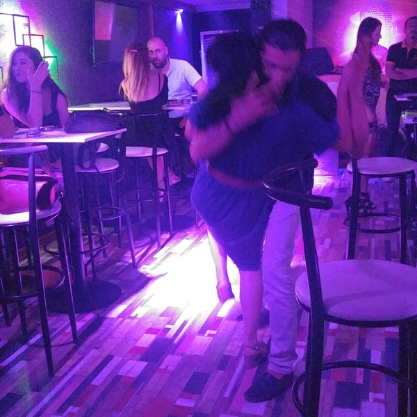 9/28/2018 tarihinde Canziyaretçi tarafından 4ever Karaoke Shot Bar'de çekilen fotoğraf