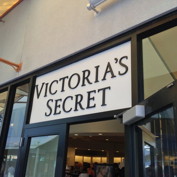 Victoria's Secret Lingerie Store in Pembroke Pines
