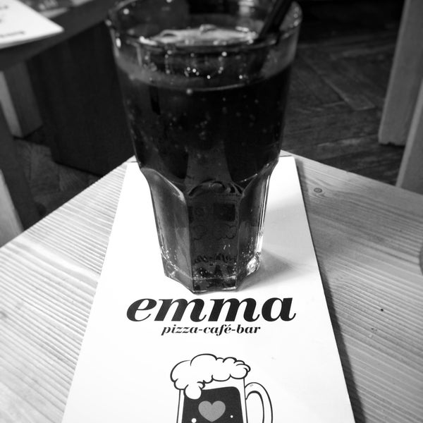 Das Foto wurde bei emma Café-Bar von Linus D. am 12/13/2015 aufgenommen