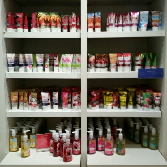 Bath & Body Works (Now Closed) - Cosmetics Store in Richmond
