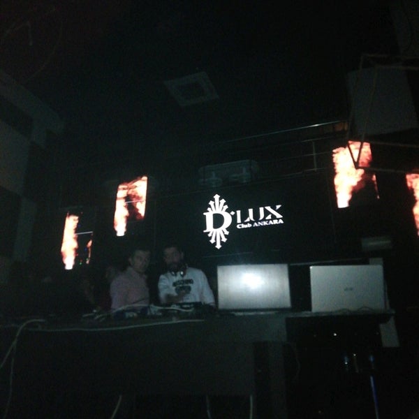 Foto diambil di D&#39;lux Club Ankara oleh Güneş pada 10/29/2021