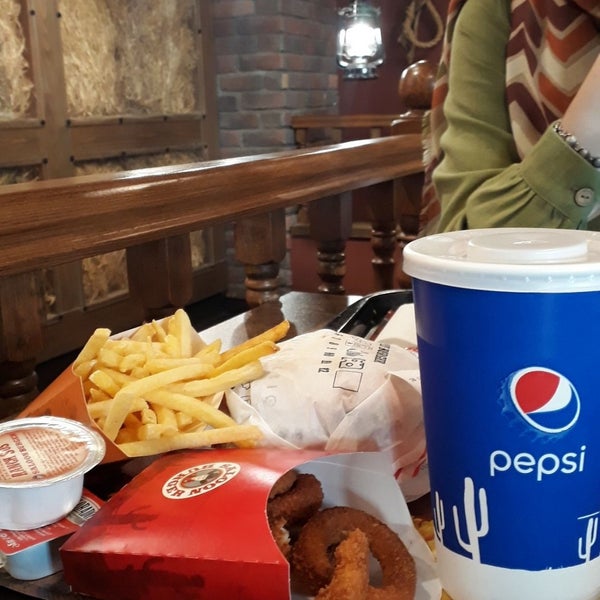 Foto scattata a Saloon Burger da Bahar A. il 7/31/2019