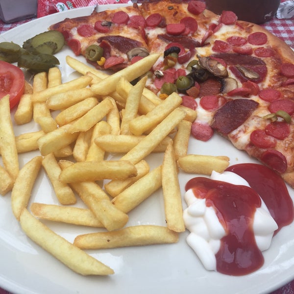 Foto scattata a Küfe Restoran da Fahri Ç. il 1/25/2019