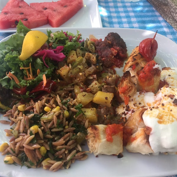 Foto scattata a Küfe Restoran da Fahri Ç. il 7/4/2019